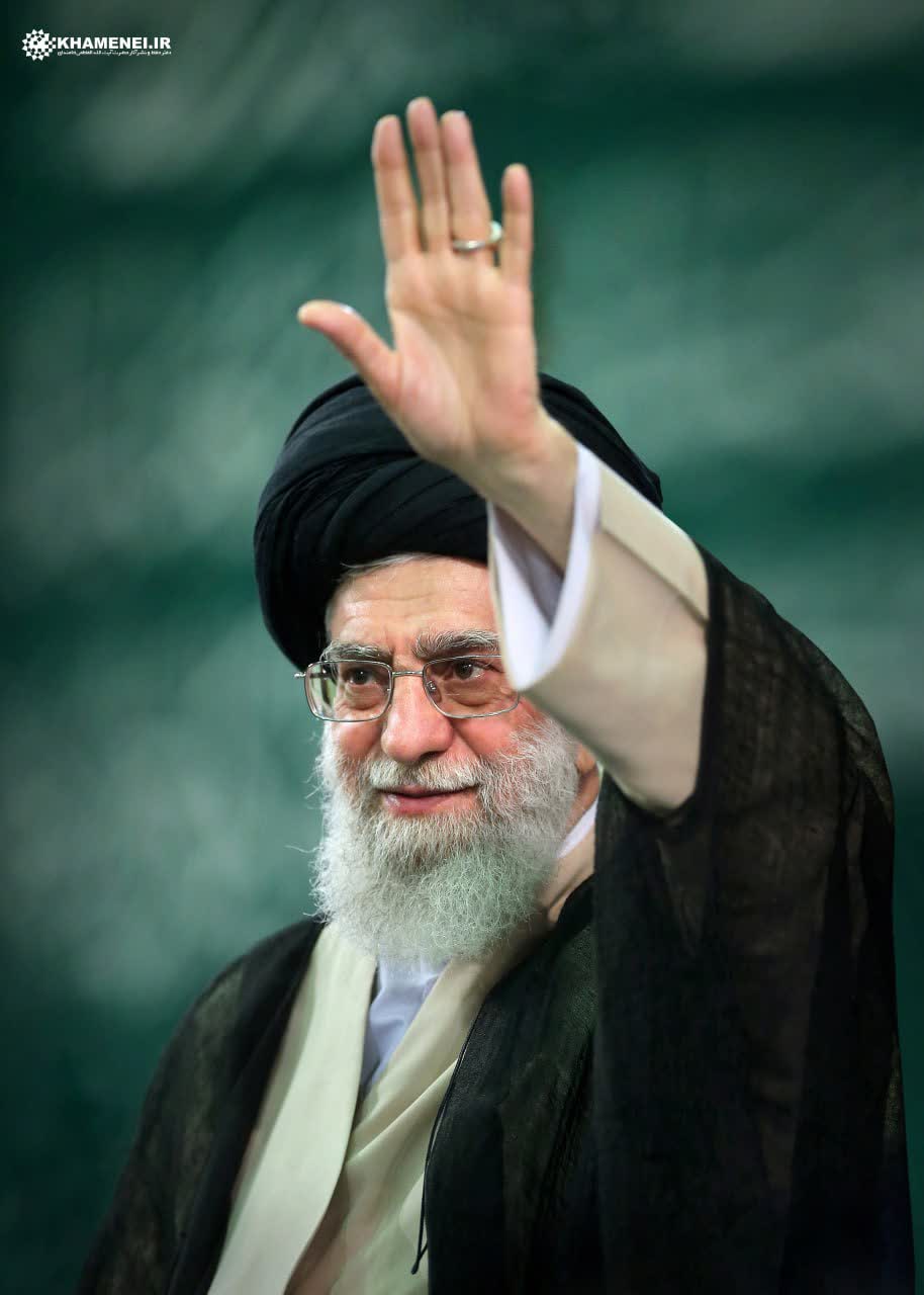 مجموعه تصاویری از حضرت آیت الله خامنه ای رهبر شهید